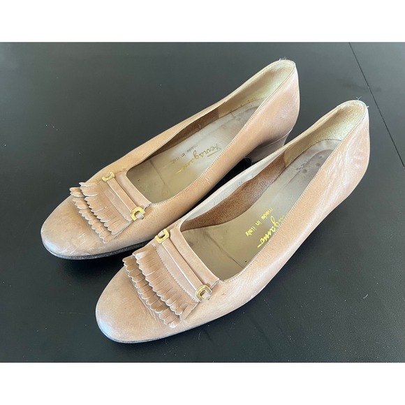 Salvatore Ferragamo Shoes - Vtg Salvatore Ferragamo Tan Leather Kiltie Fringe Low Block Heel Madein Italy 7B